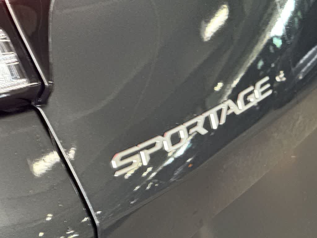 Used 2024 Kia Sportage EX FWD image 10