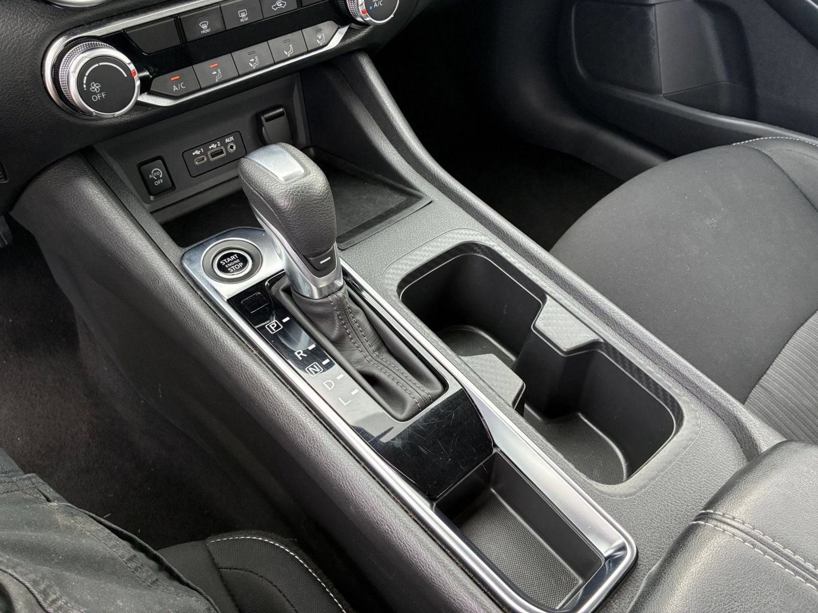 Used 2025 Nissan Sentra SV FWD image 38