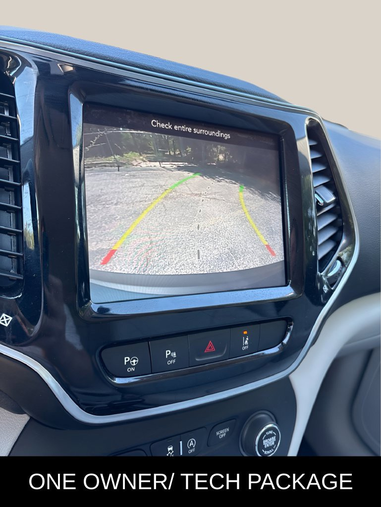 Used 2019 Jeep Cherokee Limited w/ Technology Group FWD image 30