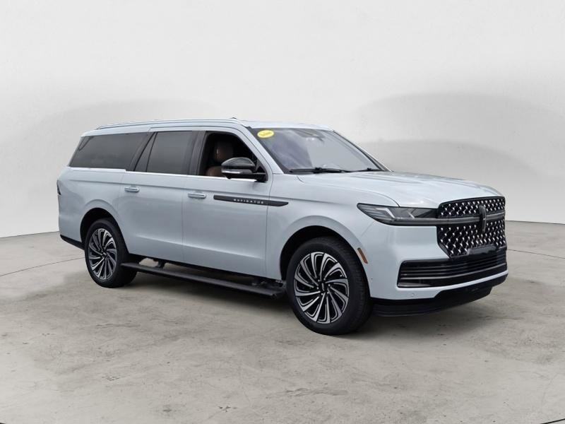 Used 2025 Lincoln Navigator L Black Label AWD/4WD image 1