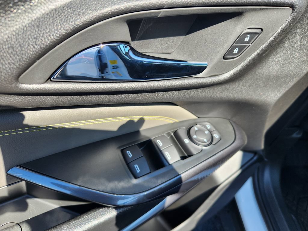 New 2026 Chevrolet Trax ACTIV w/ Sunroof Package FWD image 13