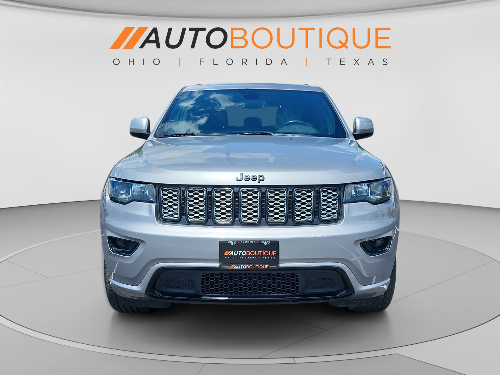 Used 2019 Jeep Grand Cherokee Altitude RWD image 9