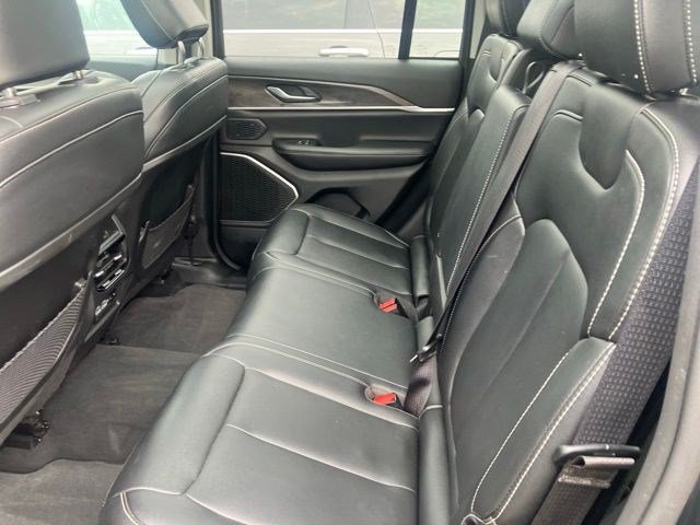 Used 2024 Jeep Grand Cherokee Limited w/ Black Appearance Package AWD/4WD image 22