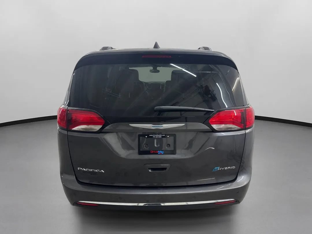 Used 2020 Chrysler Pacifica Touring-L FWD image 8