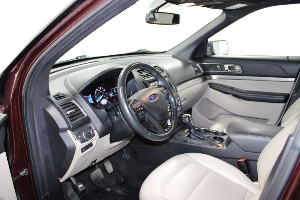 Used 2019 Ford Explorer XLT w/ Equipment Group 202A image 24