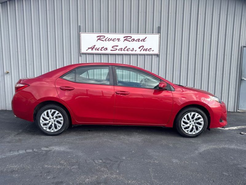 Used 2017 Toyota Corolla LE image 5