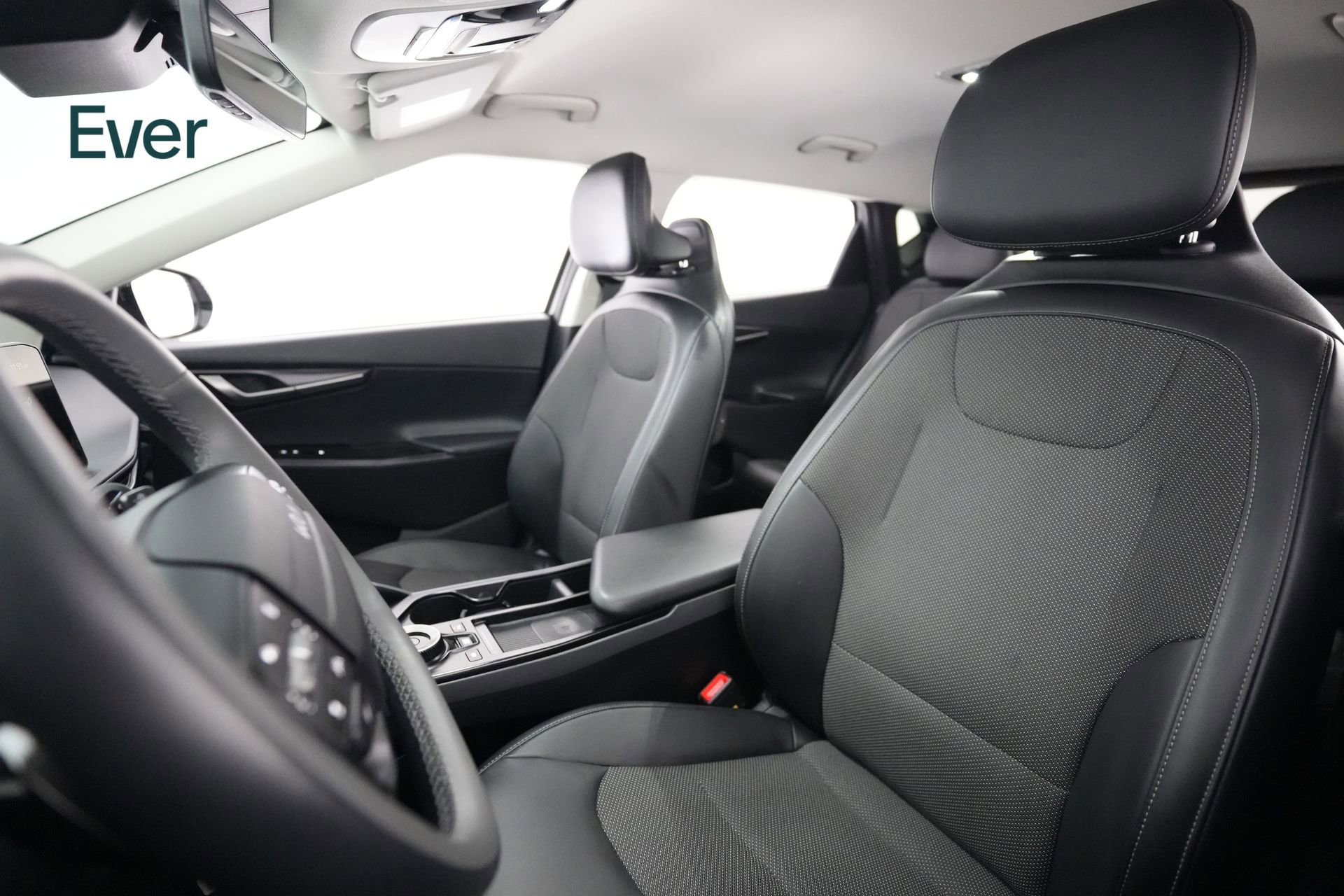 Used 2025 Kia EV6 Light w/ Light LR Technology Package image 4