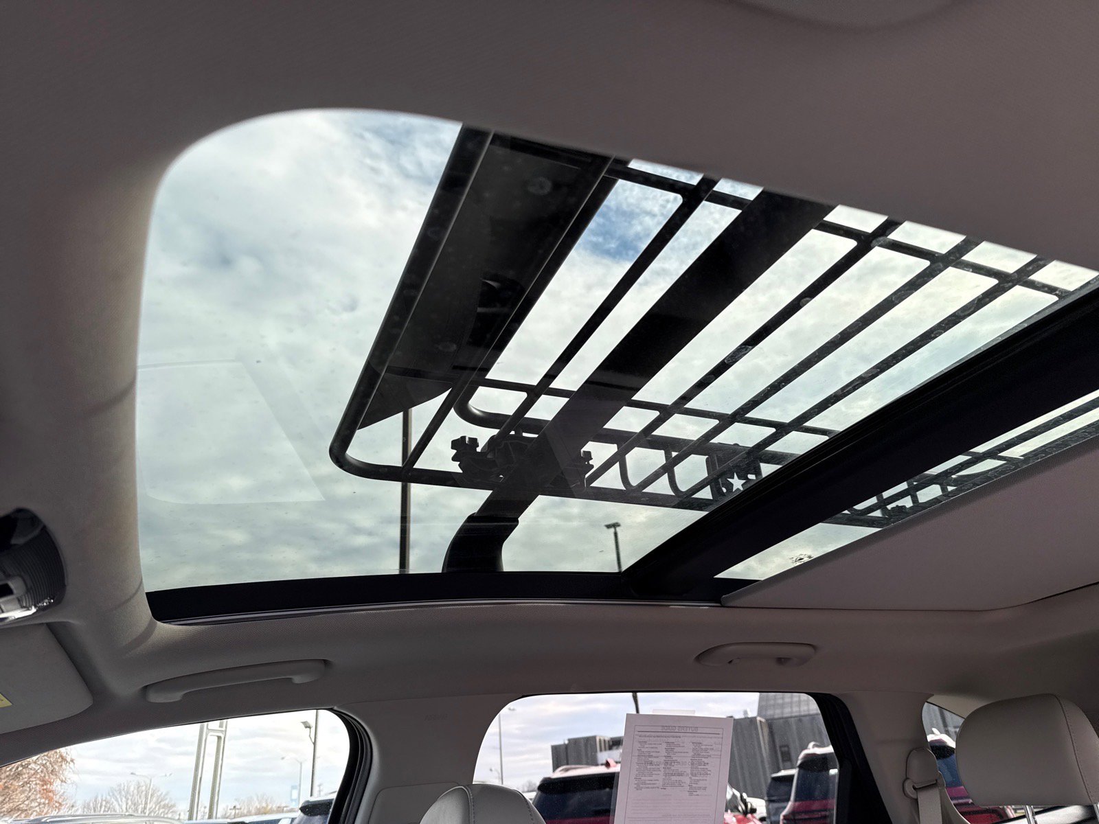 Used 2023 Kia Sorento S w/ Panoramic Sunroof Package image 27