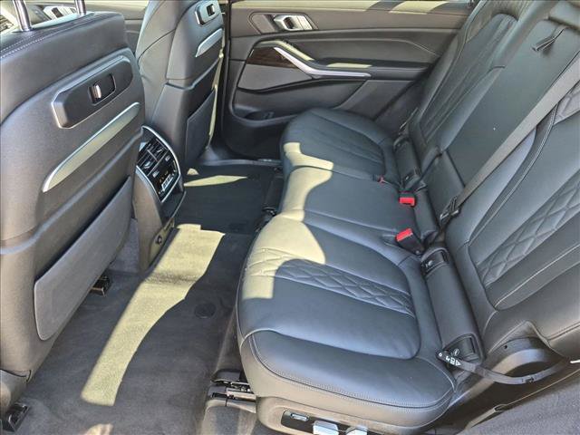 Used 2026 BMW X7 xDrive40i w/ M Sport Package AWD/4WD image 21