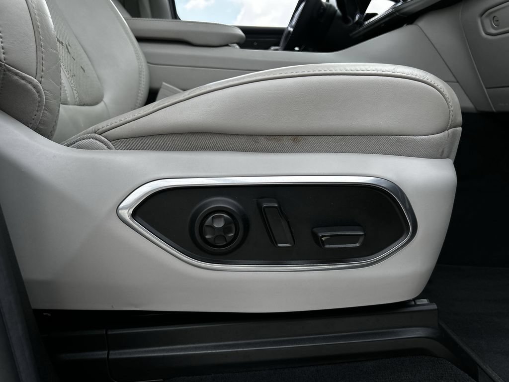Used 2022 Jeep Wagoneer Series II w/ Premium Group I RWD image 32