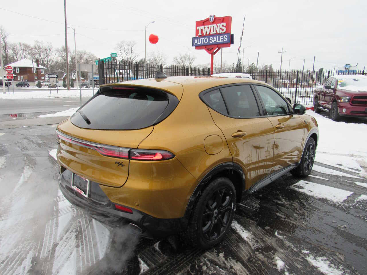 Used 2024 Dodge Hornet R/T w/ R/T Blacktop Package image 5