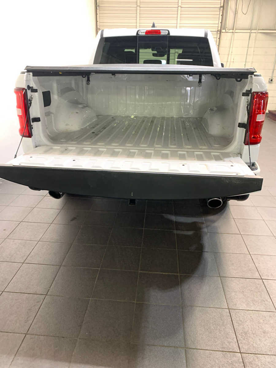 Used 2025 RAM 1500 Laramie w/ Sport Appearance Package AWD/4WD image 11