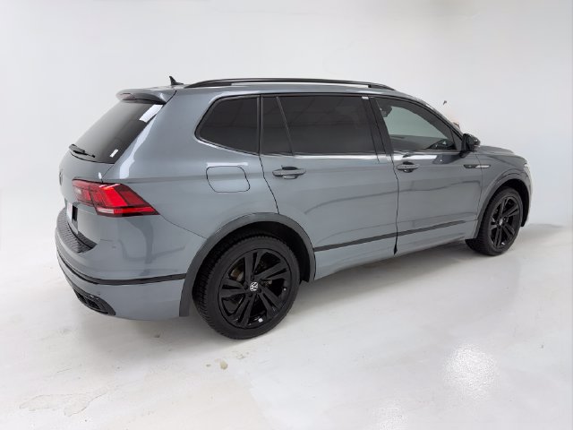 Used 2023 Volkswagen Tiguan SE R-Line FWD image 41
