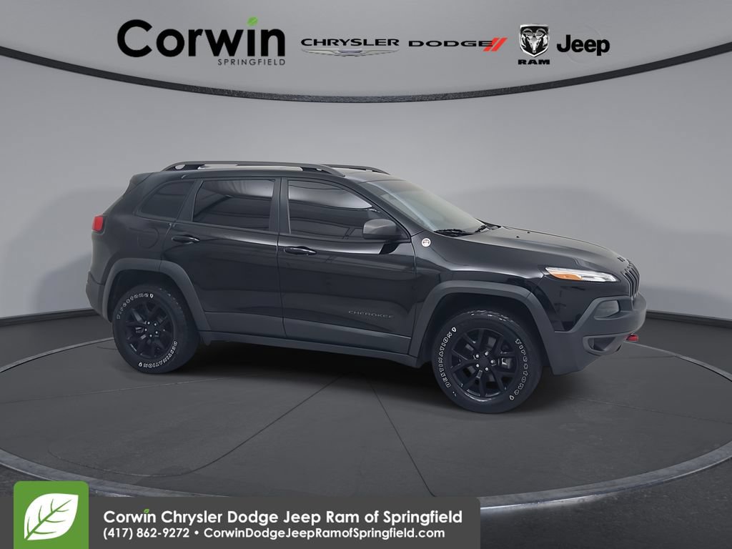 Used 2017 Jeep Cherokee Trailhawk w/ Comfort/Convenience Group