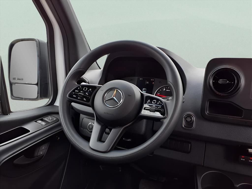 Used 2024 Mercedes-Benz Sprinter 2500 image 20