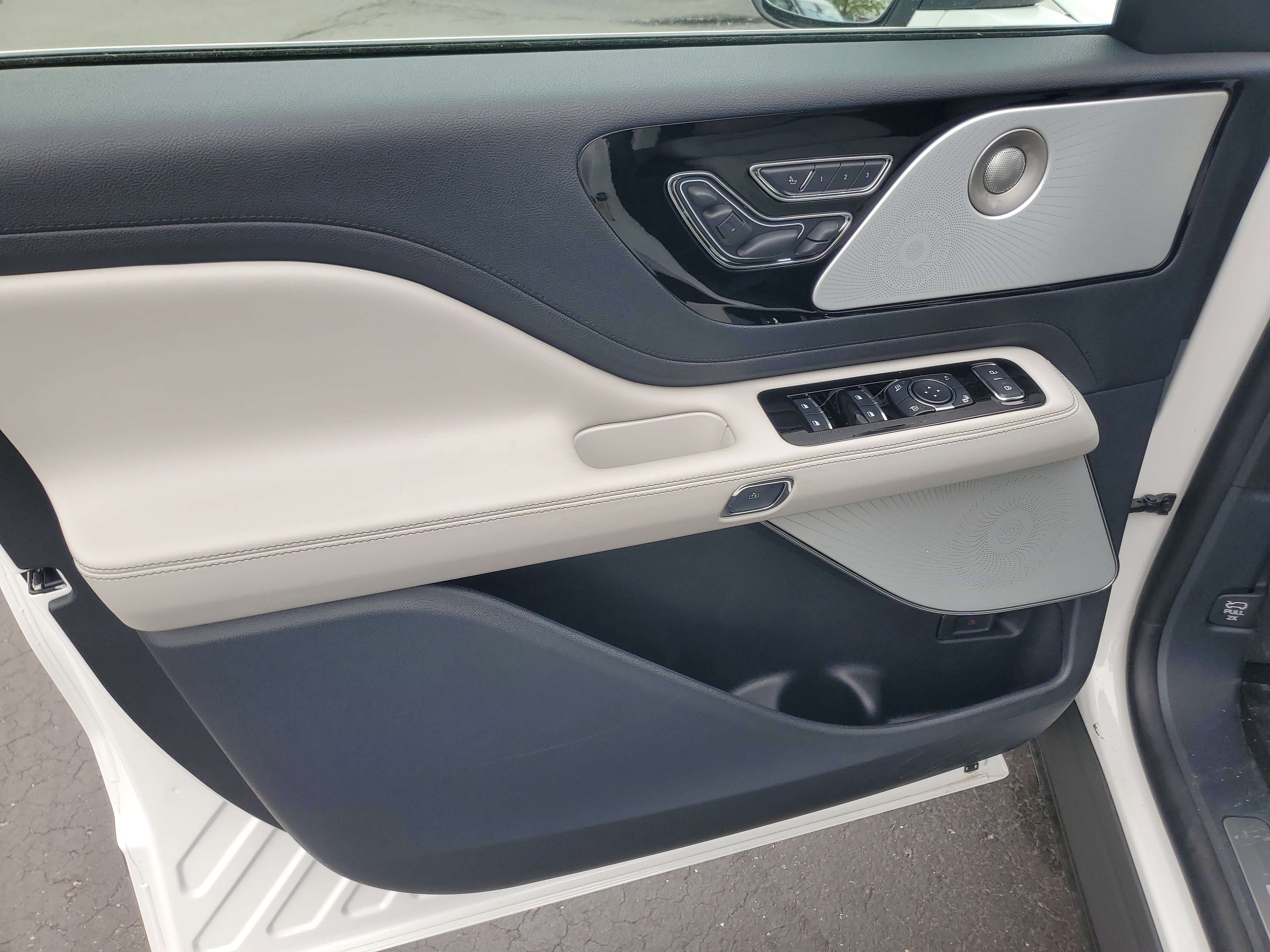 New 2026 Lincoln Aviator Reserve AWD/4WD image 8