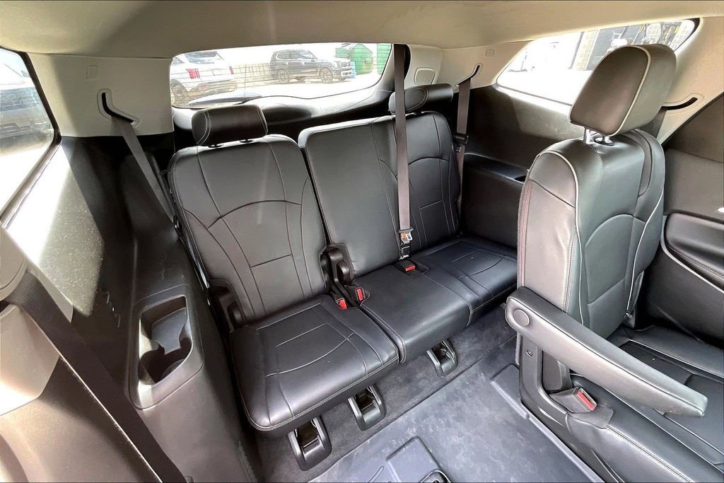 Used 2019 Buick Enclave Avenir w/ LPO, Cargo Package FWD image 27