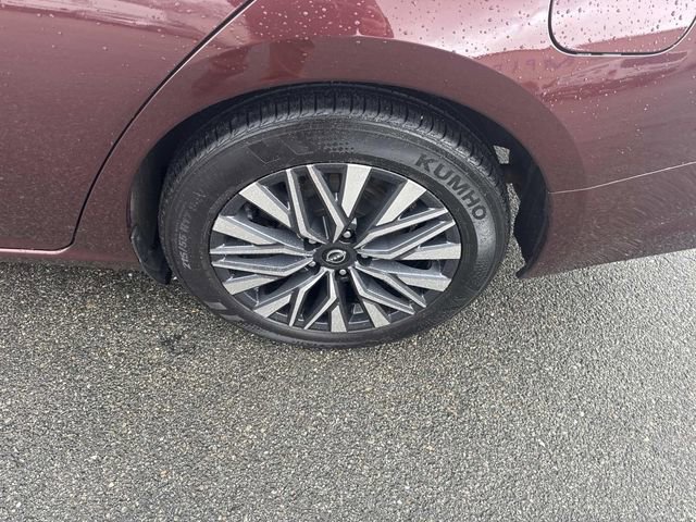 Used 2024 Nissan Altima 2.5 SV image 13