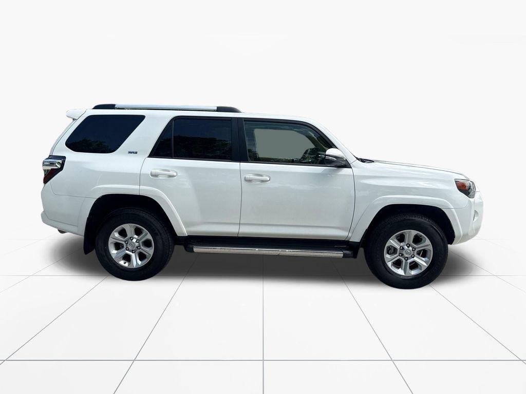 Used 2020 Toyota 4Runner SR5 Premium w/ Moonroof Package AWD/4WD image 9