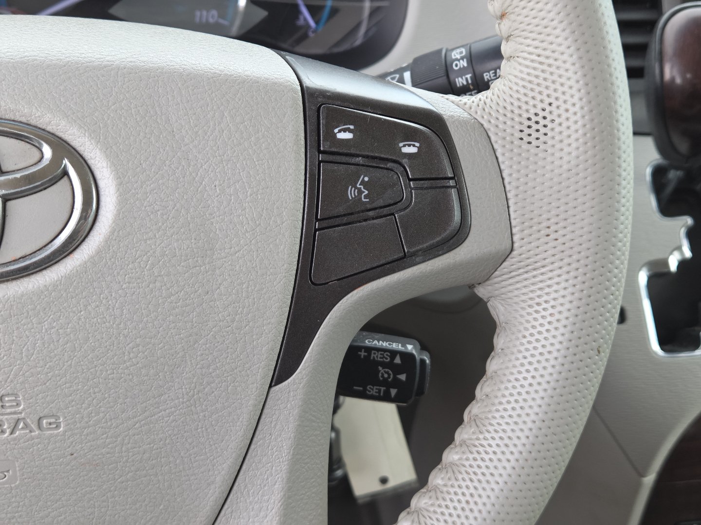 Used 2013 Toyota Sienna XLE FWD image 6