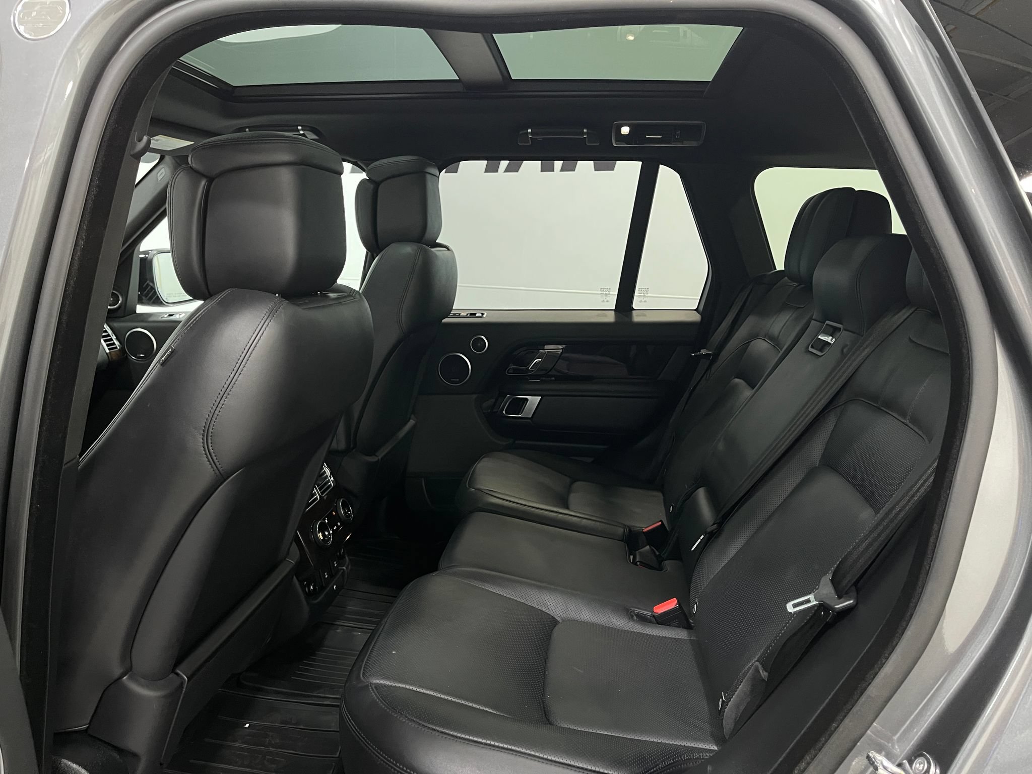 Used 2019 Land Rover Range Rover Supercharged AWD/4WD image 30