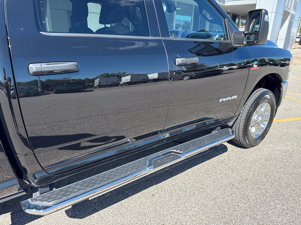 Used 2024 RAM 2500 Big Horn AWD/4WD image 18