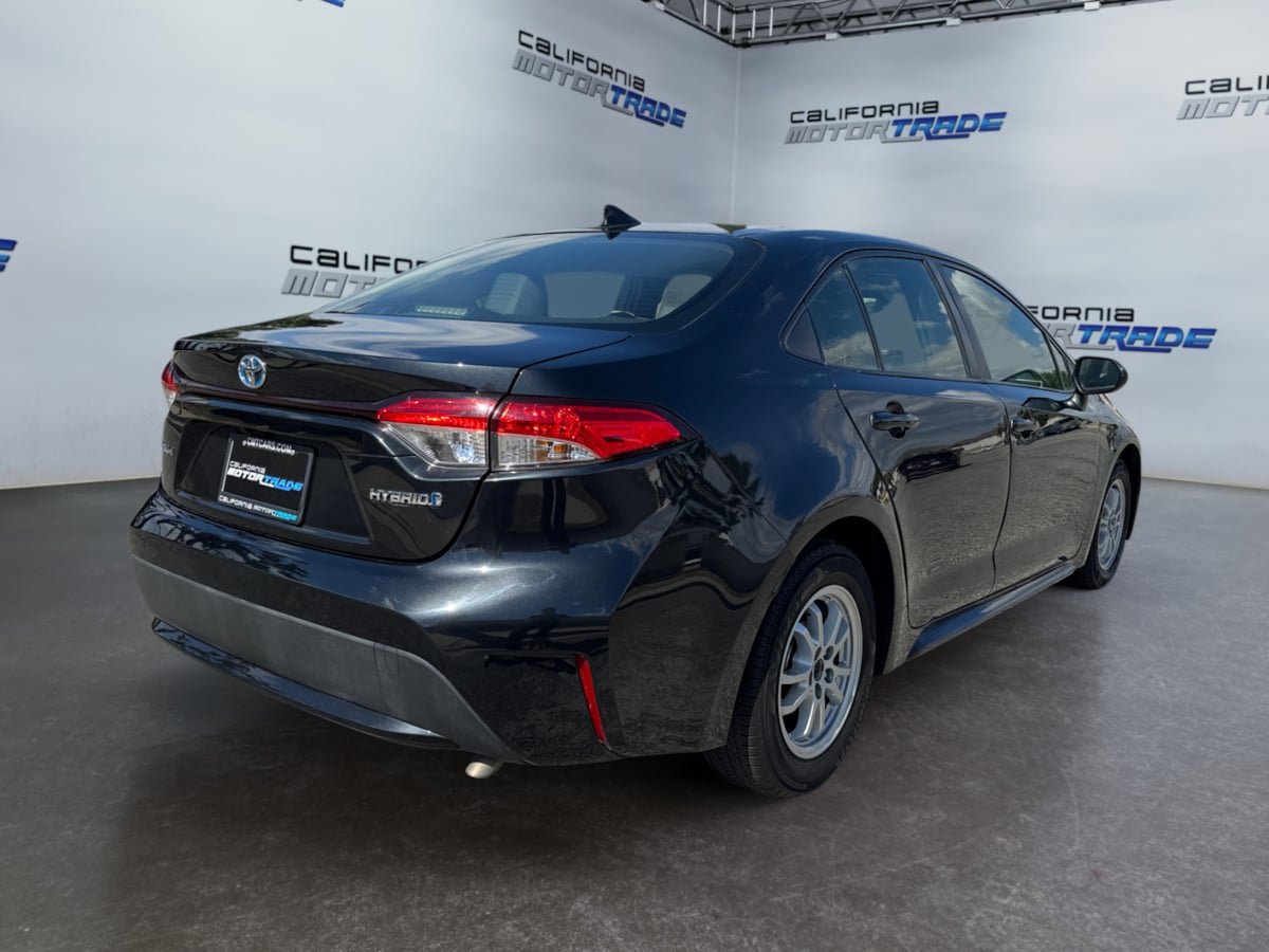 Used 2022 Toyota Corolla LE FWD image 5