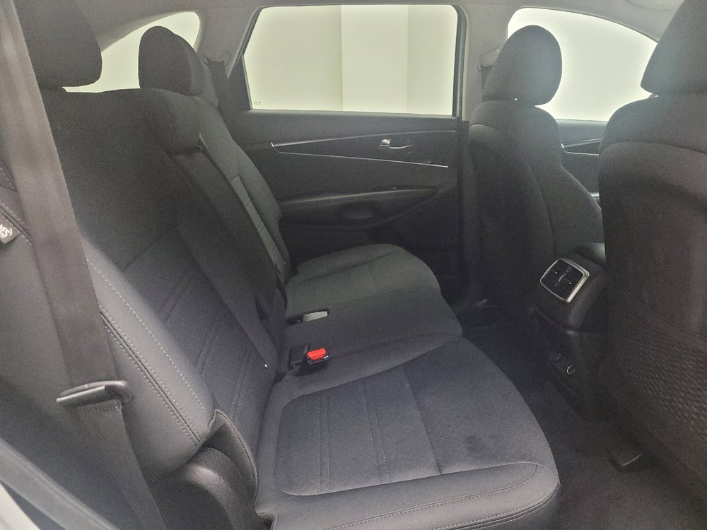 Used 2019 Kia Sorento AWD image 19