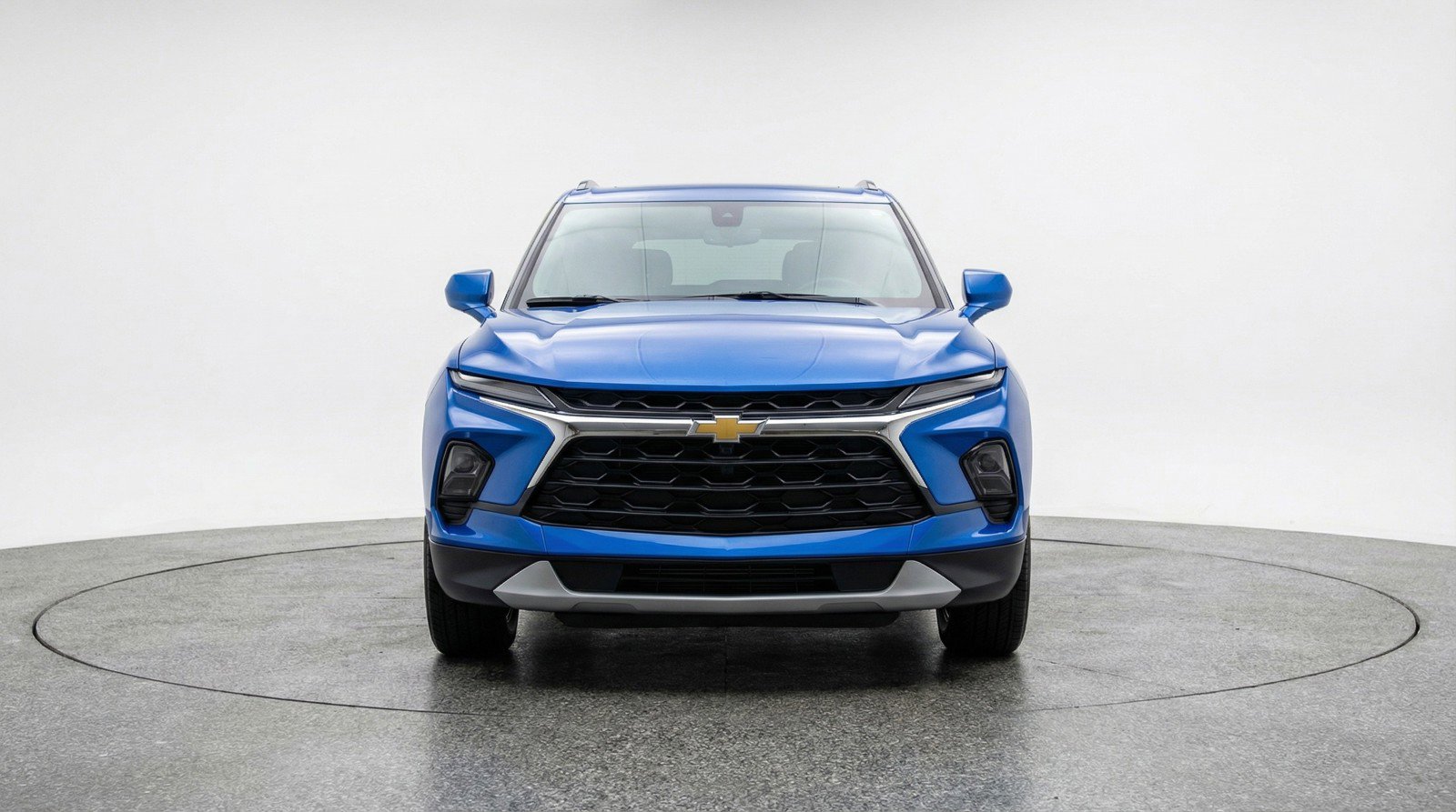 Used 2025 Chevrolet Blazer LT FWD image 2