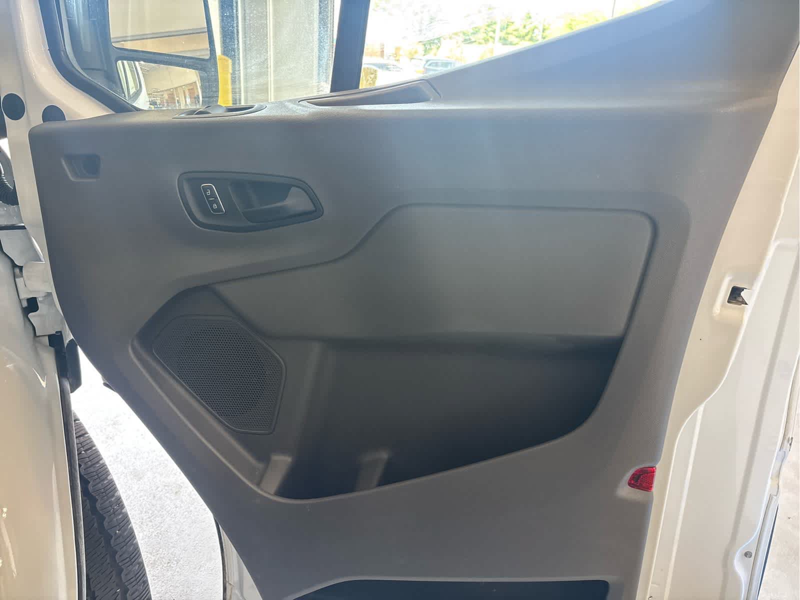 Used 2024 Ford Transit 250 148 Medium Roof RWD image 34