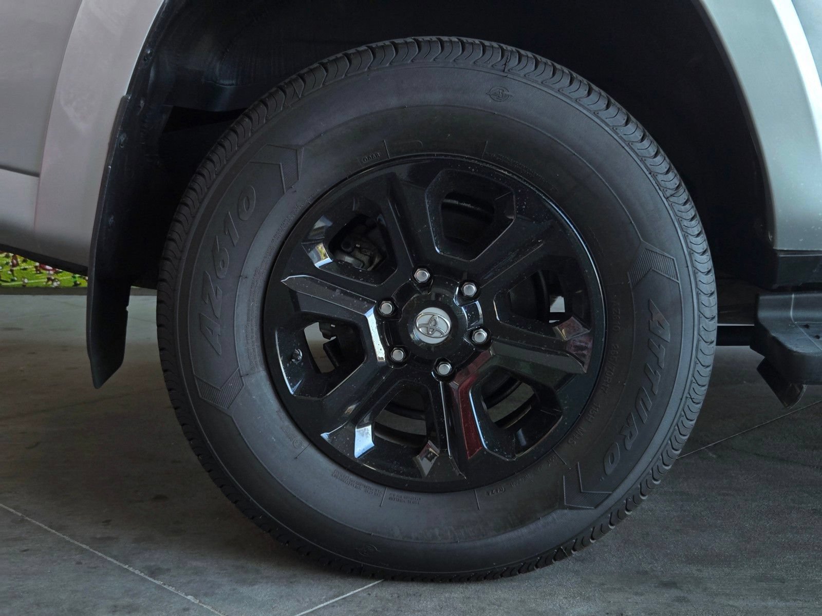 Used 2022 Toyota 4Runner SR5 Premium AWD/4WD image 4