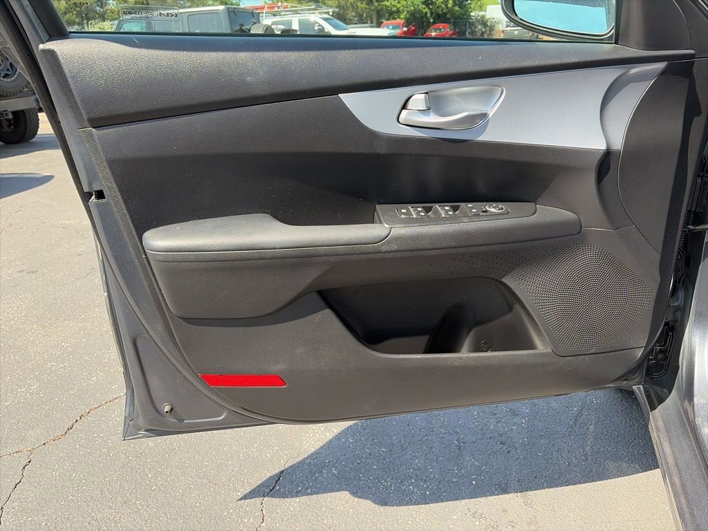 Used 2023 Kia Forte LXS image 12