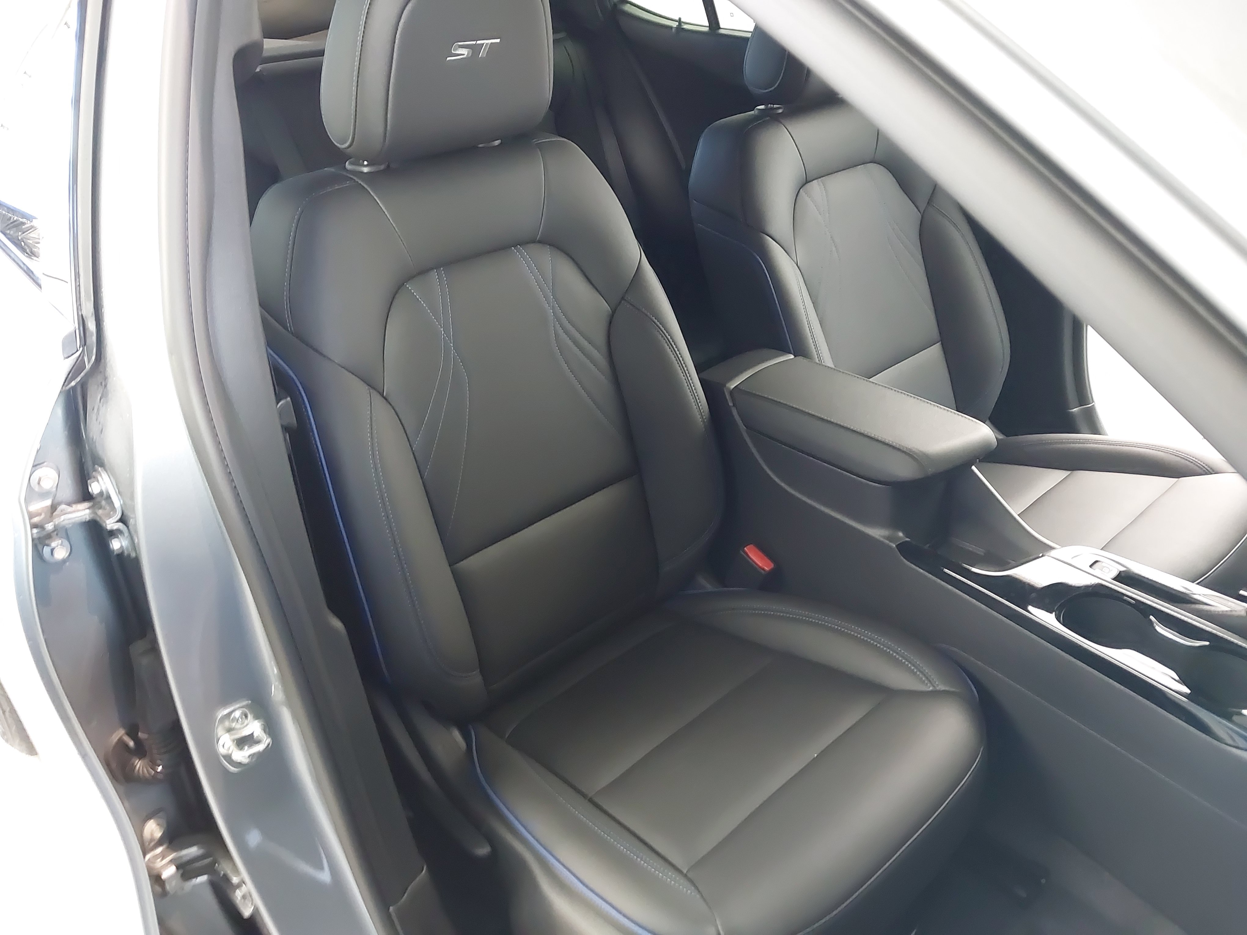 Used 2025 Buick Envista Sport Touring FWD image 28