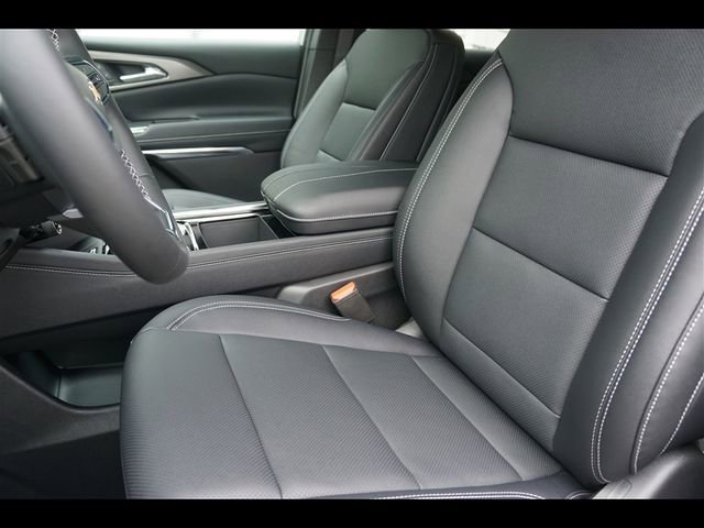 New 2026 Chevrolet Traverse LT image 3