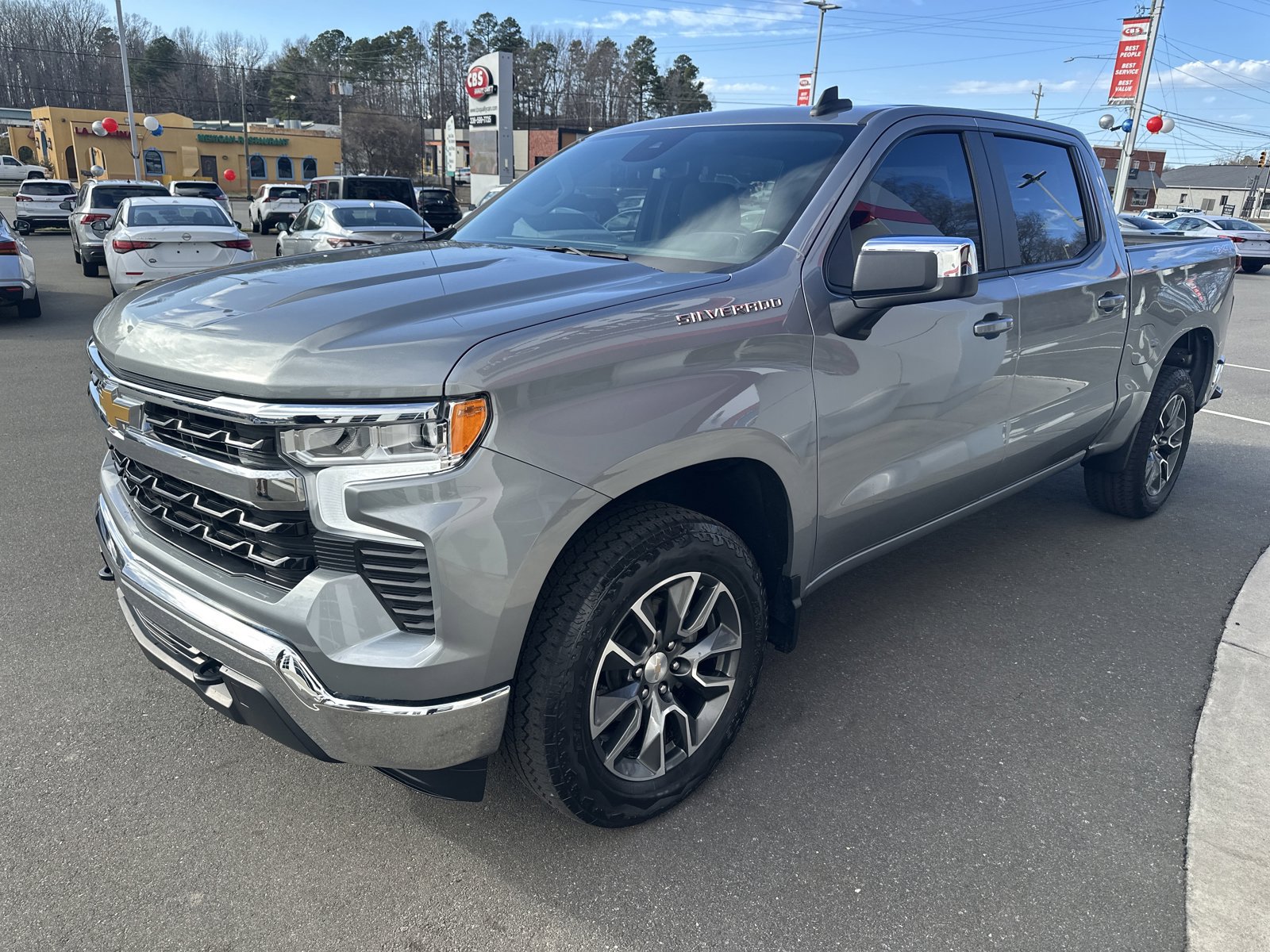 Used 2023 Chevrolet Silverado 1500 LT image 4