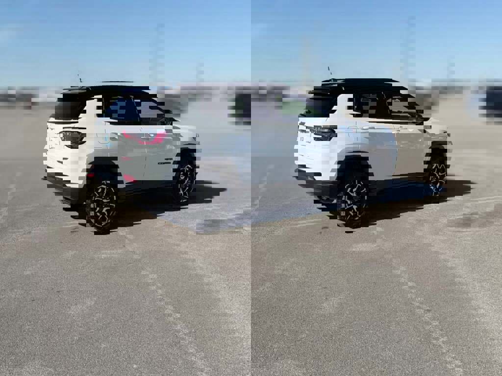 New 2026 Jeep Compass Trailhawk image 12