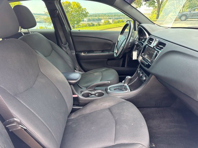 Used 2014 Chrysler 200 Touring w/ 200 S Group FWD image 10
