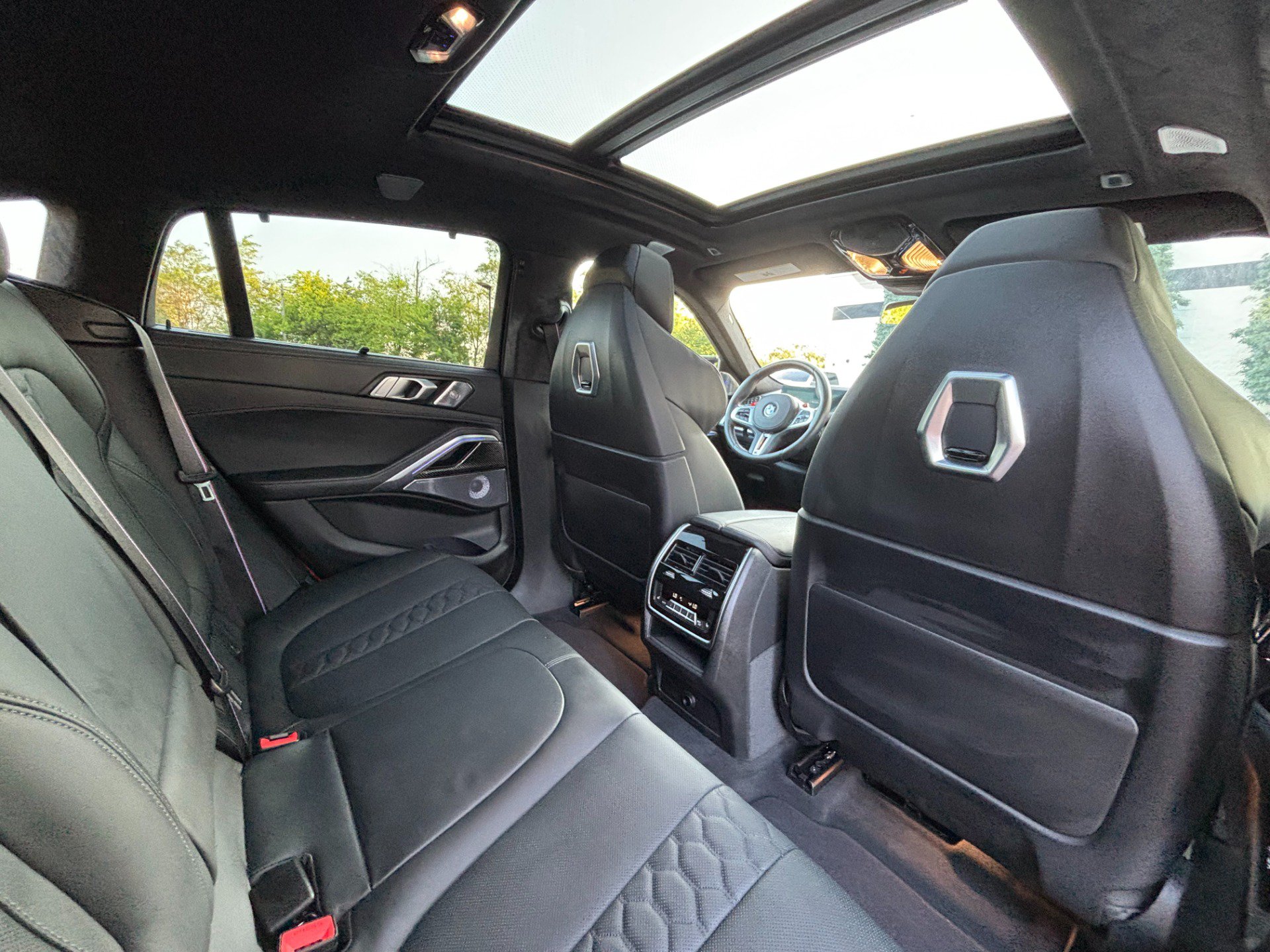 Used 2025 BMW X6 M Competition w/ Executive Package AWD/4WD image 23