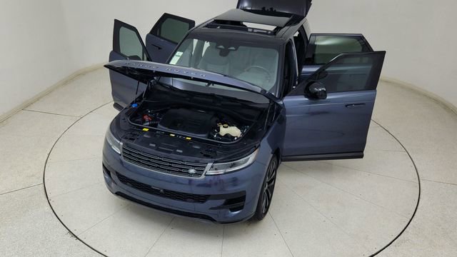 Used 2025 Land Rover Range Rover Sport SE image 88