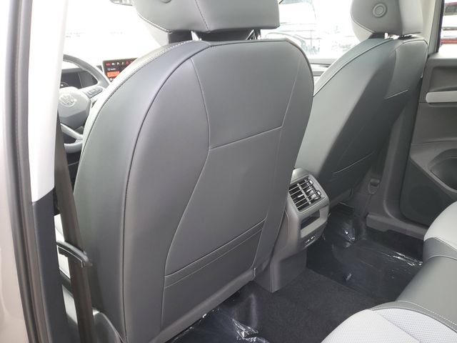 New 2026 Volkswagen Tiguan SE AWD/4WD image 14