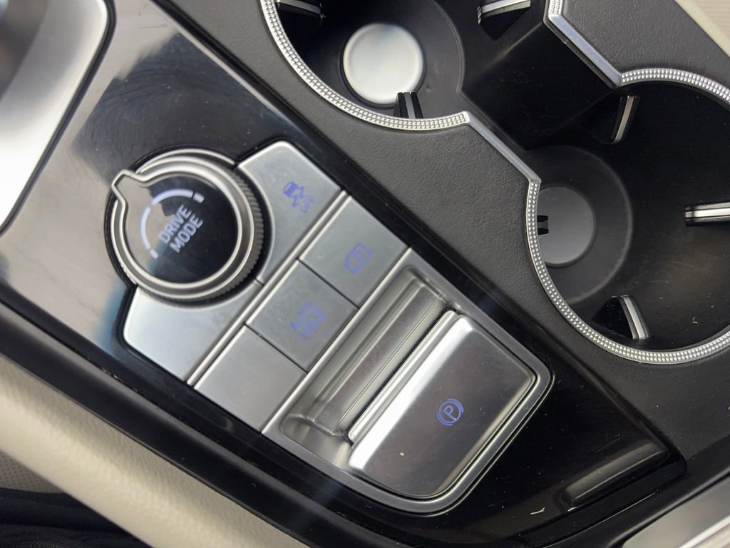 Used 2023 Genesis G70 2.0T image 70