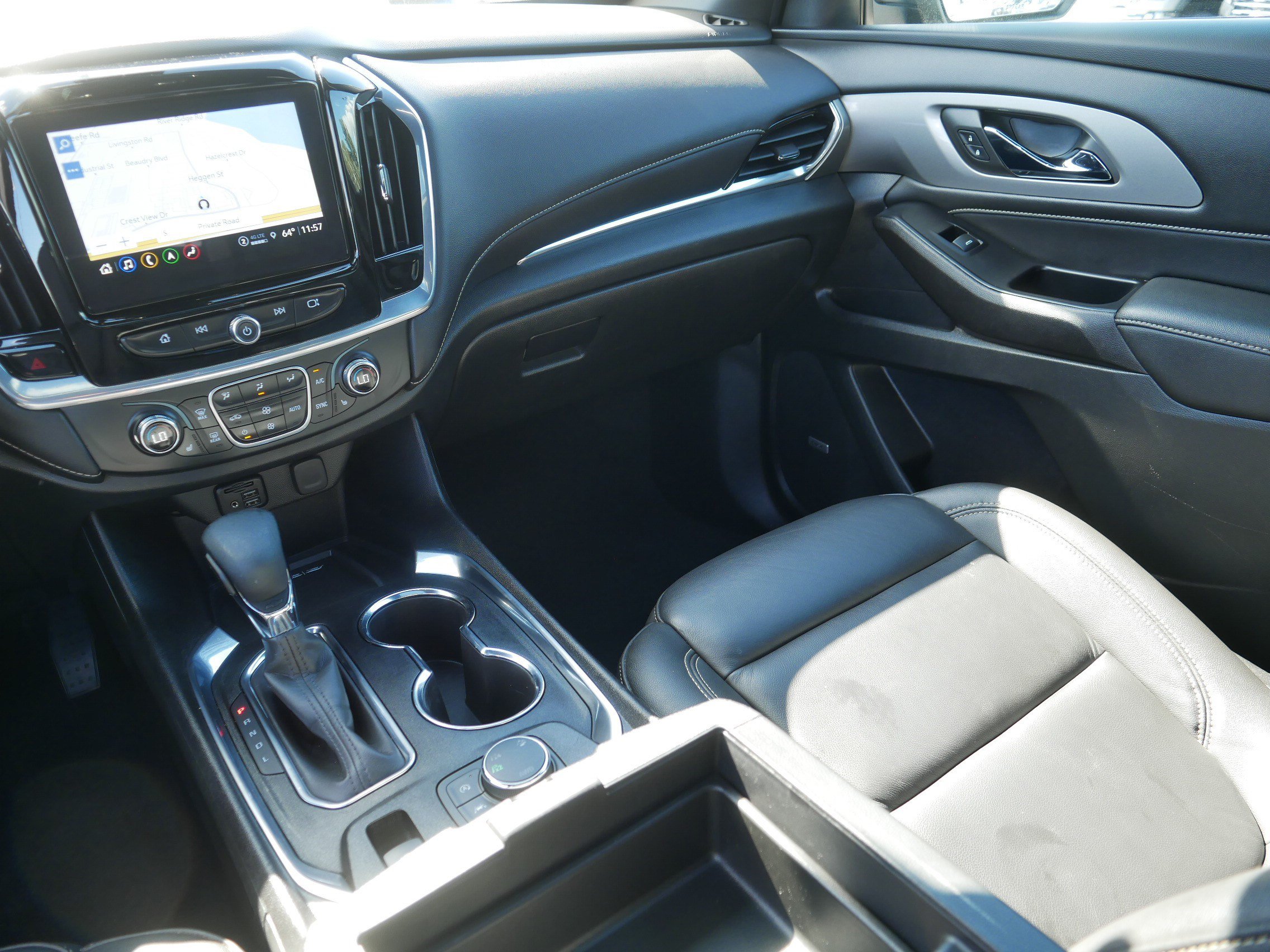 Used 2023 Chevrolet Traverse LT w/ LT Premium Package AWD/4WD image 11