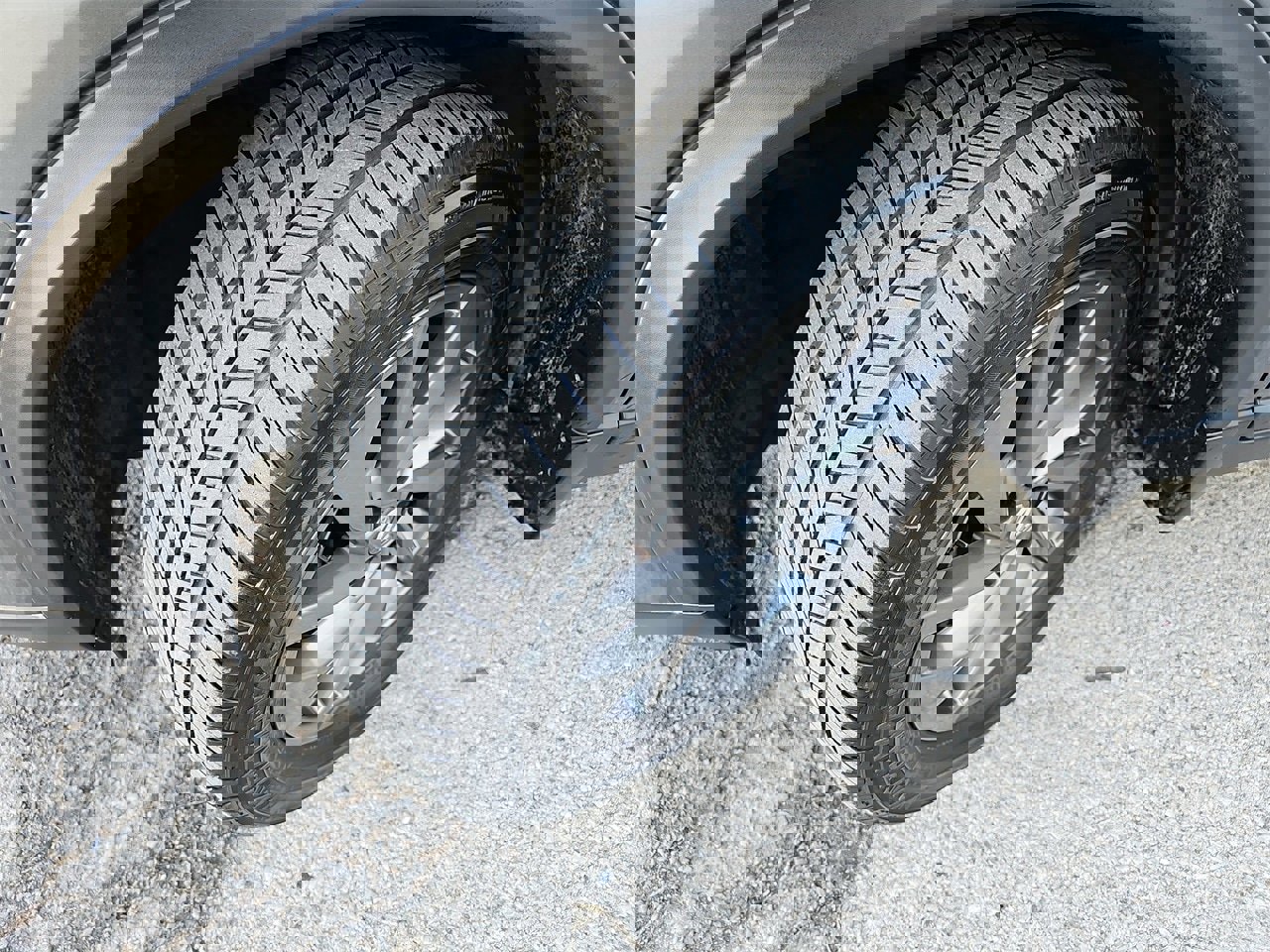 Used 2016 Nissan Rogue SL w/ SL Premium Package image 33