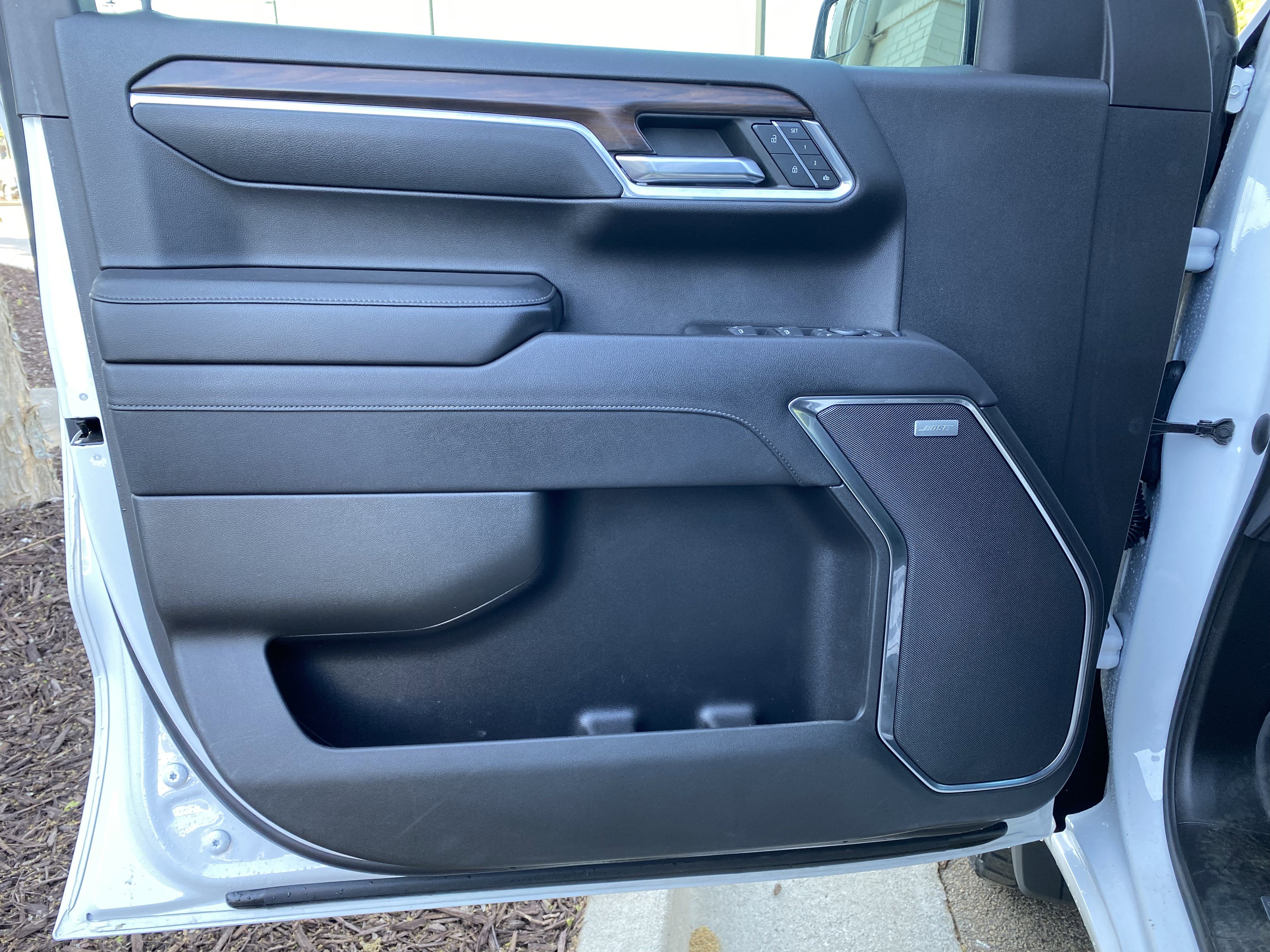 Used 2023 GMC Sierra 1500 SLT w/ SLT Premium Package AWD/4WD image 16