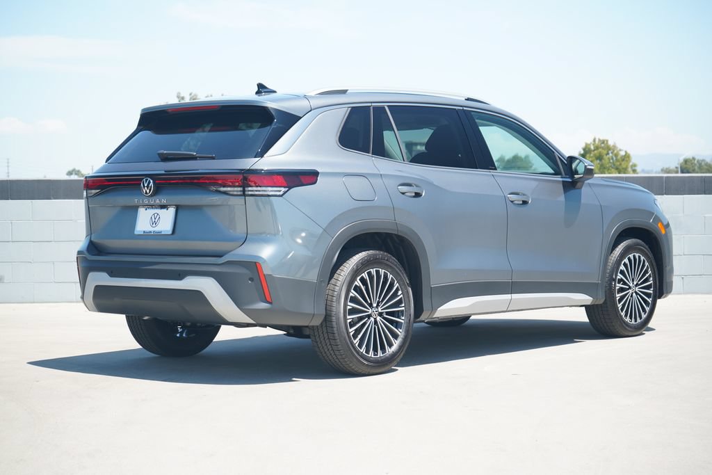 New 2026 Volkswagen Tiguan S FWD image 3