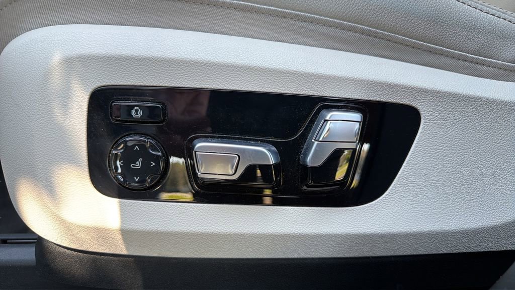 Used 2019 BMW X5 xDrive40i w/ Premium Package 2 image 12