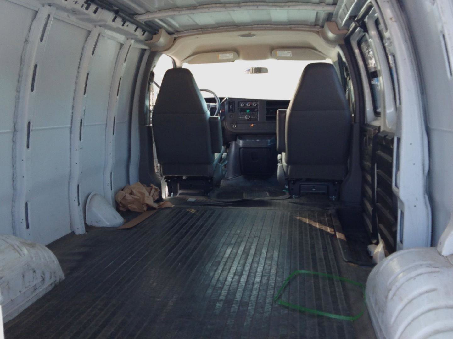 Used 2009 Chevrolet Express 1500 Work Van image 17