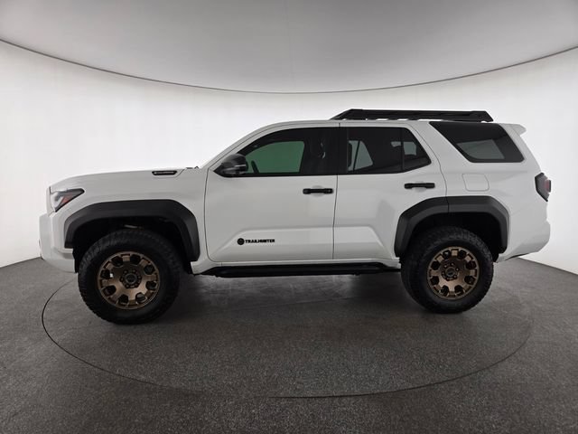 Used 2025 Toyota 4Runner Trailhunter AWD/4WD image 27