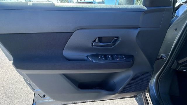 New 2026 Nissan Kicks S image 18