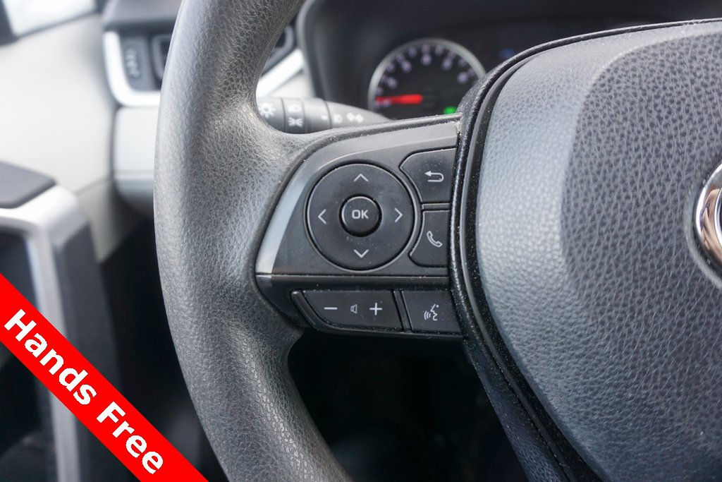 Used 2020 Toyota RAV4 XLE image 4